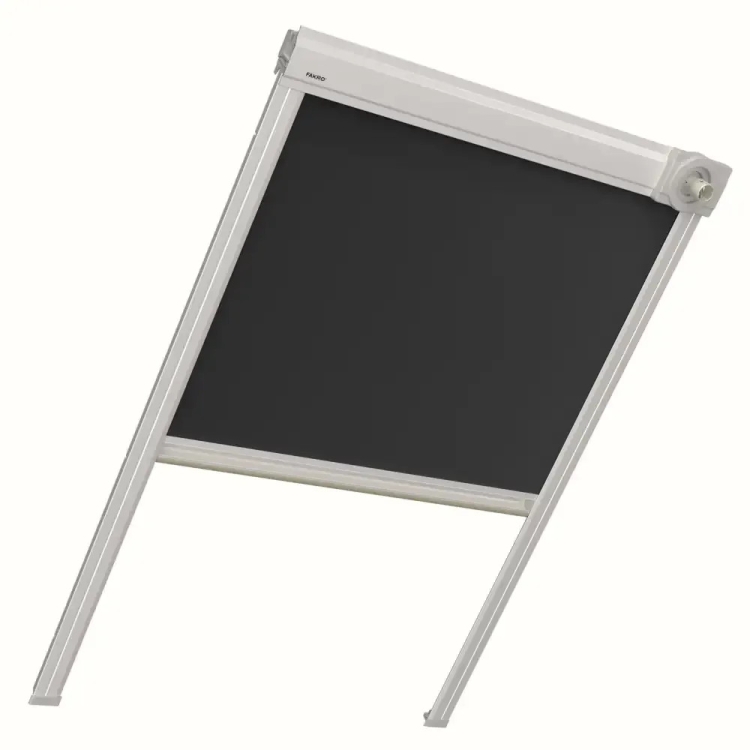 Zatemňující roleta FAKRO ARF/D do ploché střechy, barva 052 – béžová