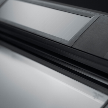 Velux Solar GGU 006830 - okno dachowe sterowane zdalnie | Inteligentny dom