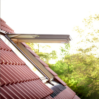 Střešní okno VELUX GPL 3066 – Prémiové střešní okno pro dokonalé osvětlení a ventilaci