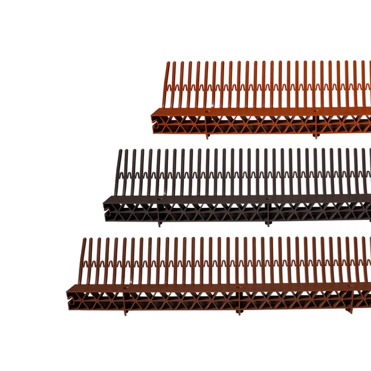 Okapový hřeben s ventilační mřížkou