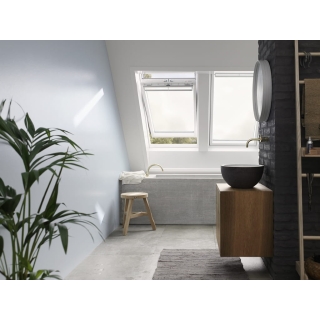 Energiahatékony, távirányítható tetőablak Velux Solar GGU 006630 - Prémium minőség