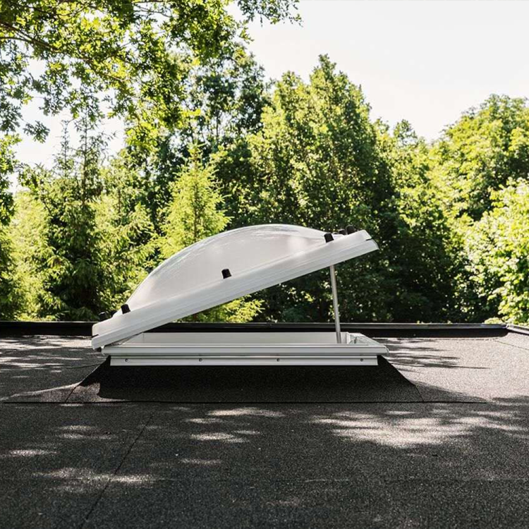 Świetlik podstawowy sterowany zdalnie Velux CVJ 0210 15 cm