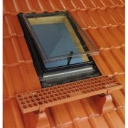 Strešný poklop FAKRO WSH (pre strešné krytiny s vysokým profilom)